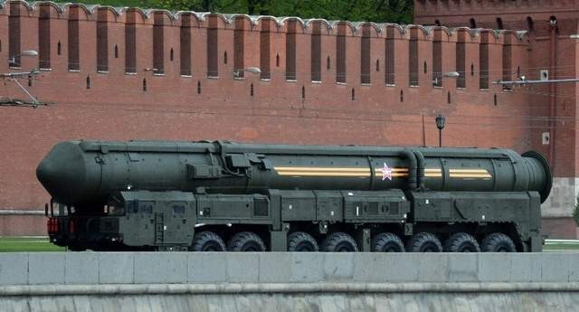 Russia test-launches ballistic missiles  - ảnh 1